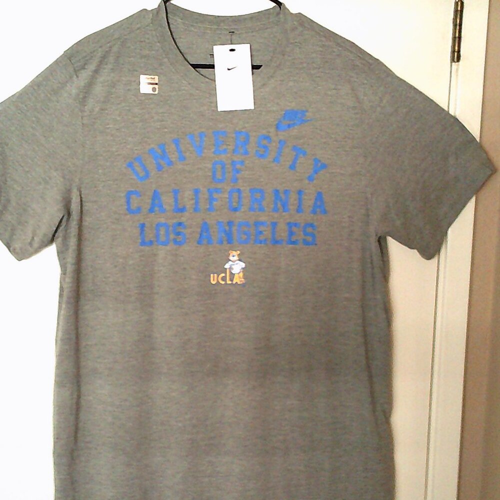 NEW NIKE NCAA BASKETBALL "UCLA Bruins Script Tee " MENS GREY T-SHIRT XL NJFD-06G
